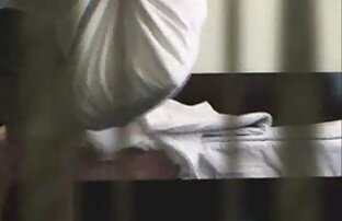 XXX जवान औरत ले जाता है चुंबन युवा शिक्षक और उसकी प्रेमिका वीडियो सेक्सी मूवी सेक्सी चूसने