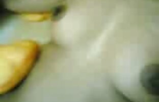 XXX यार्ड में एक आदमी के साथ टेनिस खेलने वाले सेक्सी फिल्म इंग्लिश मूवी दो लोग