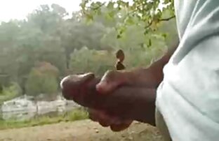 XXX उसके पति हिंदी सेक्सी मूवी फिल्म ने महिला की चूत में दो हाथ डाले