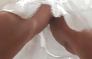 XXX लड़कियों वीडियो सेक्सी फिल्म मूवी का आनंद लें, एक कुर्सी पर बैठे