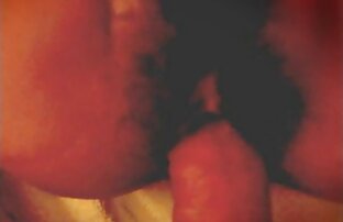 XXX उसकी स्कर्ट ऊपर एक छात्रा सभी बक्से और एक आदमी है जो एक तरफ लुढ़का था के साथ हिंदी सेक्सी मूवी पिक्चर फिल्म प्यार करते हैं, बेडरूम में